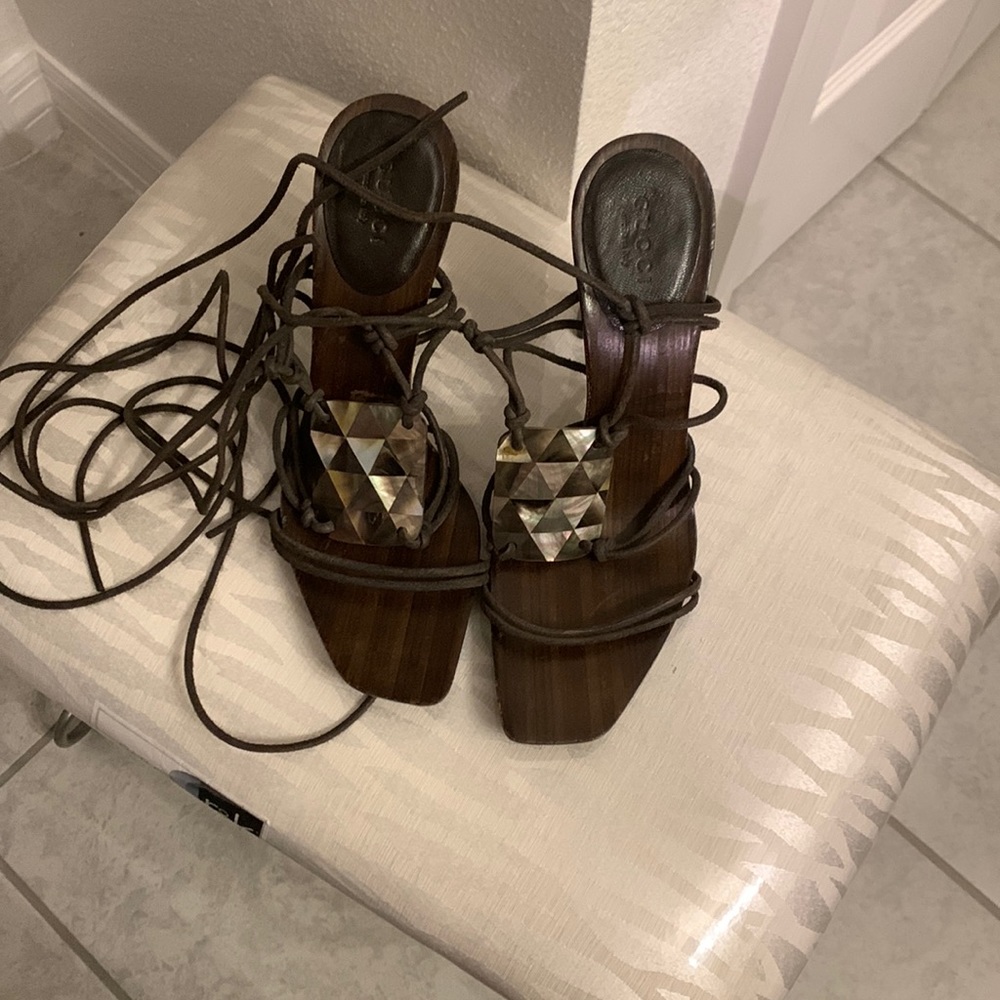 Gucci sandals 7b narrow